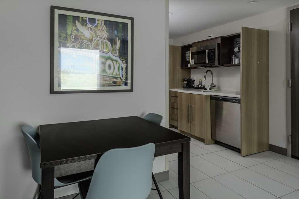 Home2 Suites By Hilton Northville Detroit Room photo
